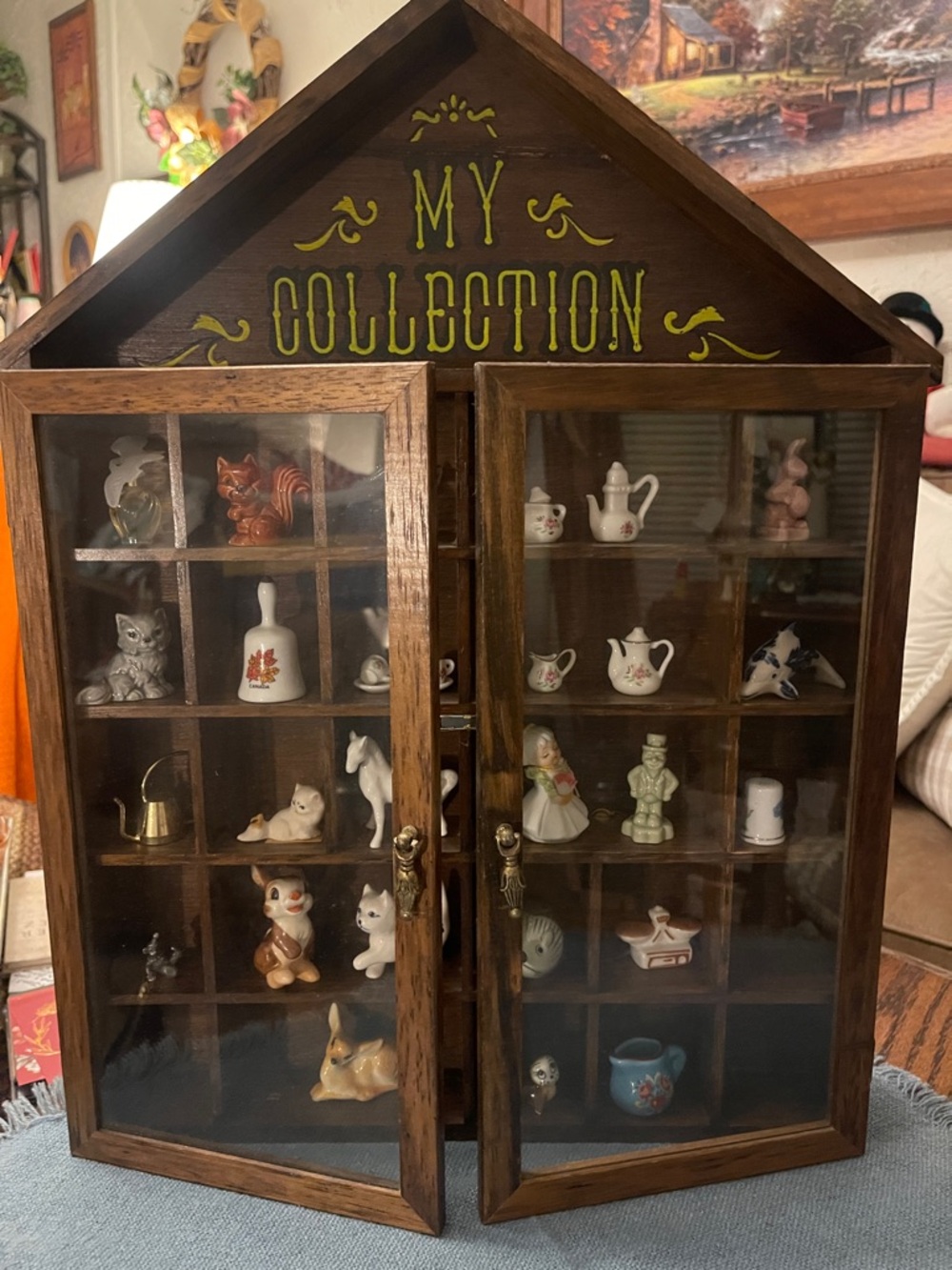Vintage My Collection By Enesco Wooden Miniature Display Cabinet & 27 pieces